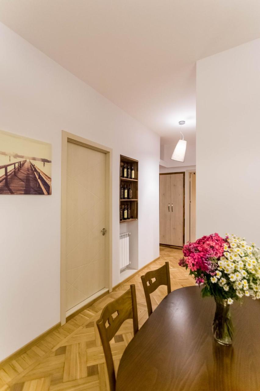 Luxury 3 Bedroom Apartment By Freedom Square City Center Tiflis Exterior foto