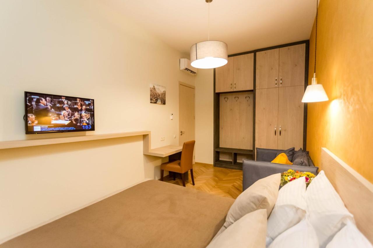 Luxury 3 Bedroom Apartment By Freedom Square City Center Tiflis Exterior foto